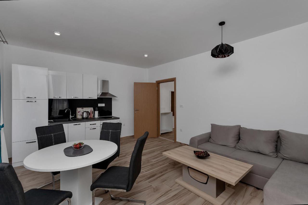 Apartments Villa Medo มาคาร์สกา ภายนอก รูปภาพ